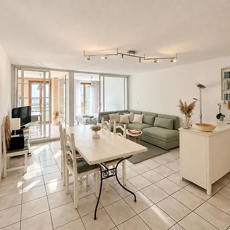 T3 Avec Patio Centre Village