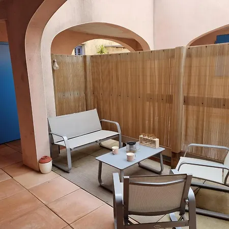 T3 Avec Patio Centre Village Appartamento Gruissan